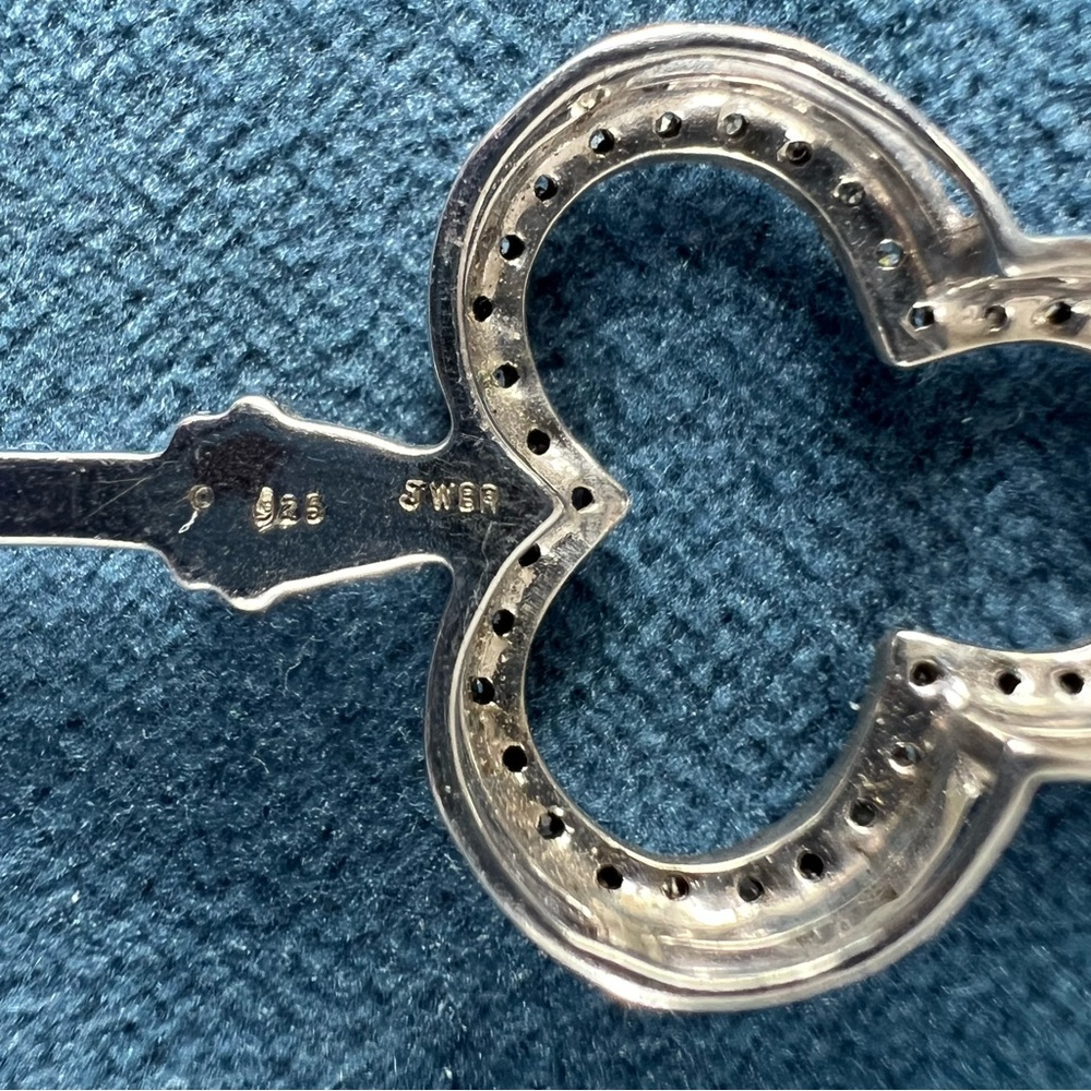 925 Sterling Silver and diamond key charm pendant - Picture 10 of 10